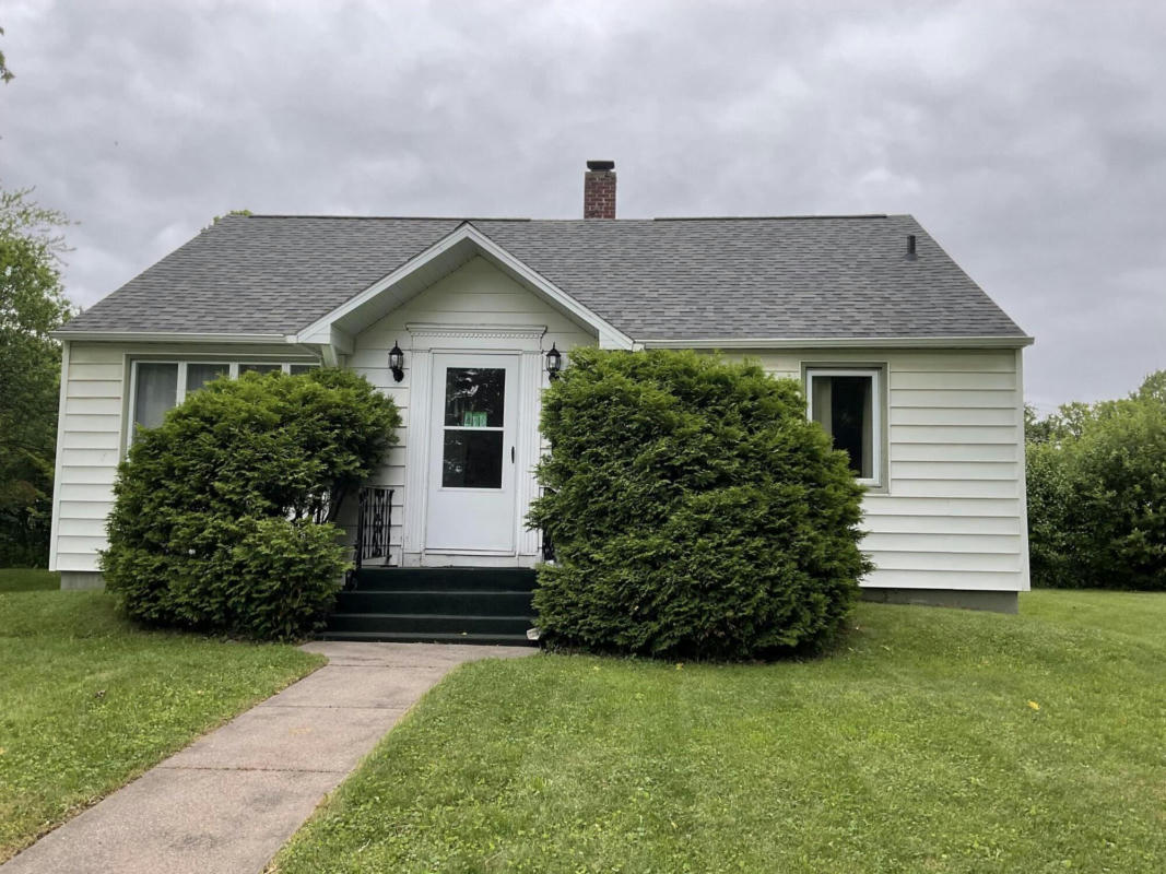 410 PARNELL AVE, SAULT STE MARIE, MI 49783, photo 1 of 29
