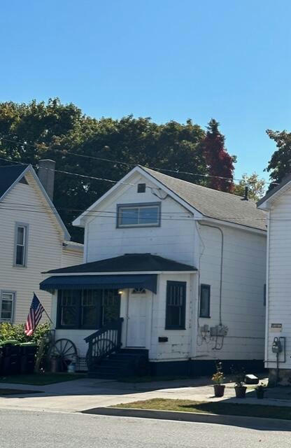 312 CARRIE ST, SAULT STE MARIE, MI 49783, photo 1 of 28